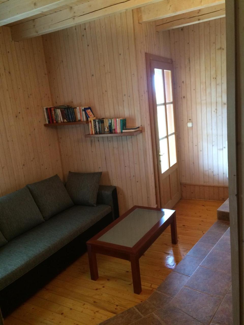 Ferienwohnung Mezesfeszer Apartman Cserkút Zimmer foto